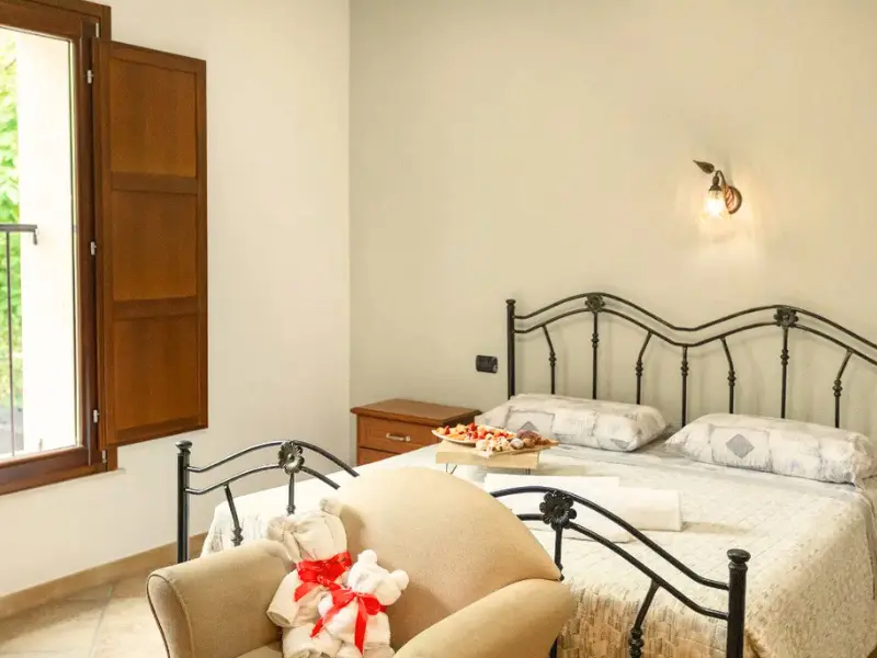 Cozy room for New Year's Eve at farmhouse with rooms in Campania