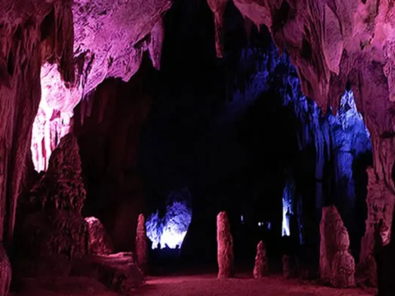 Pertosa Auletta Caves excursion included in gift voucher