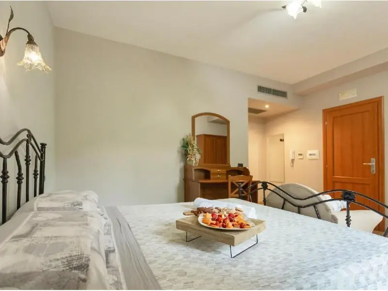 Comfortable double bed farmhouse rooms Campania