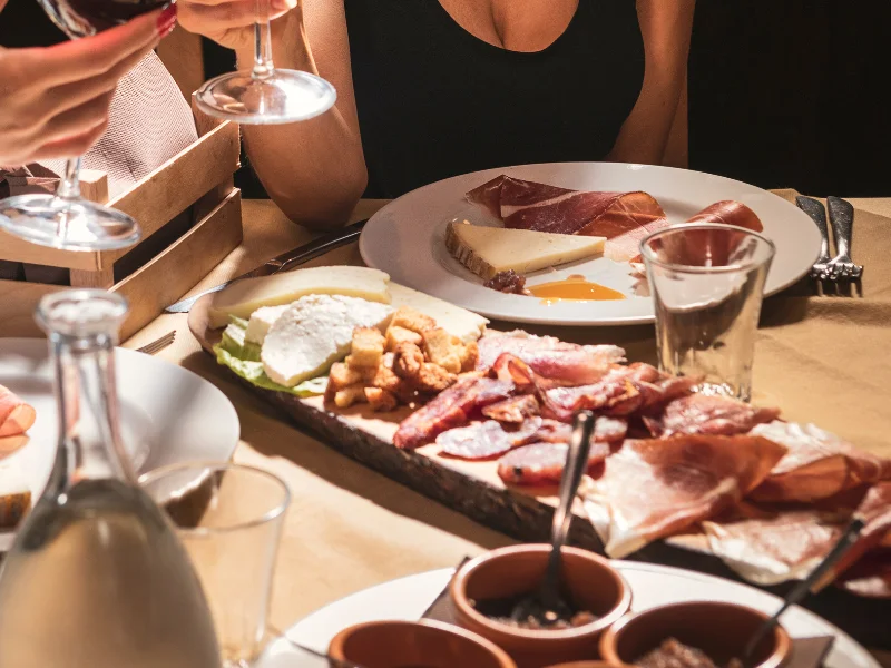 Tagliere di salumi per il pranzo del 2 Giugno
