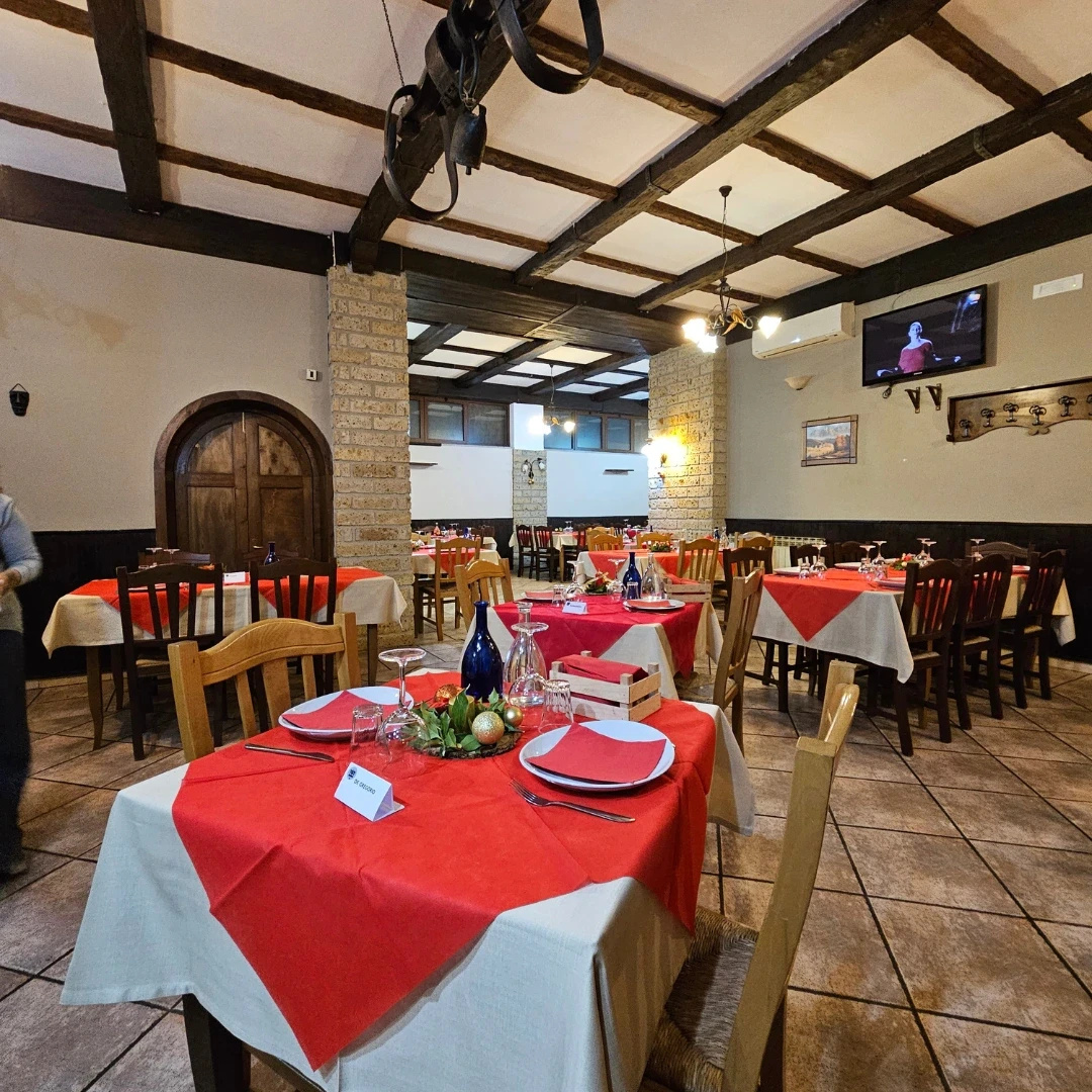 Sala addobbata per Capodanno in Agriturismo Campania