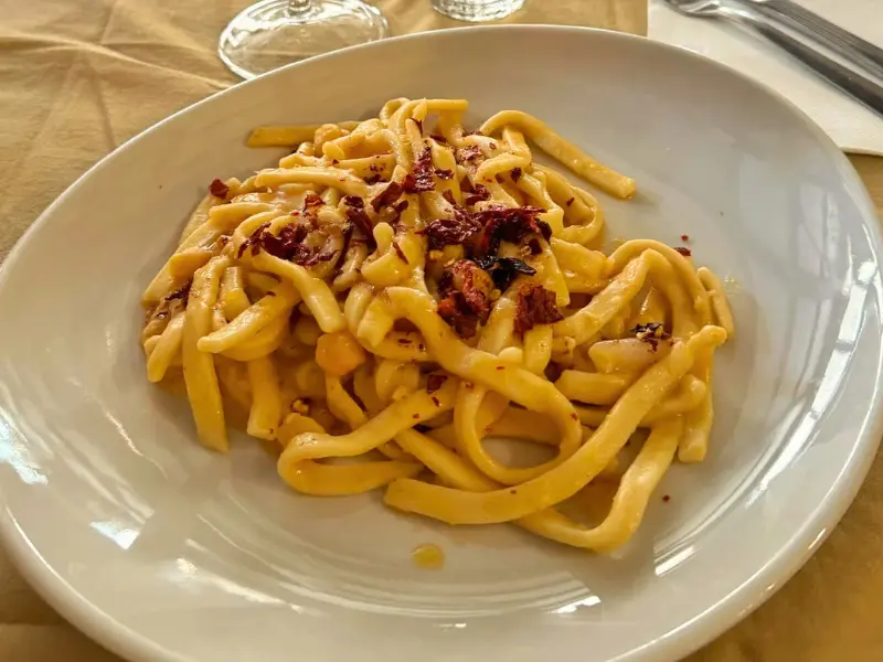 Pasta fresca fatta in casa per il 1° Novembre