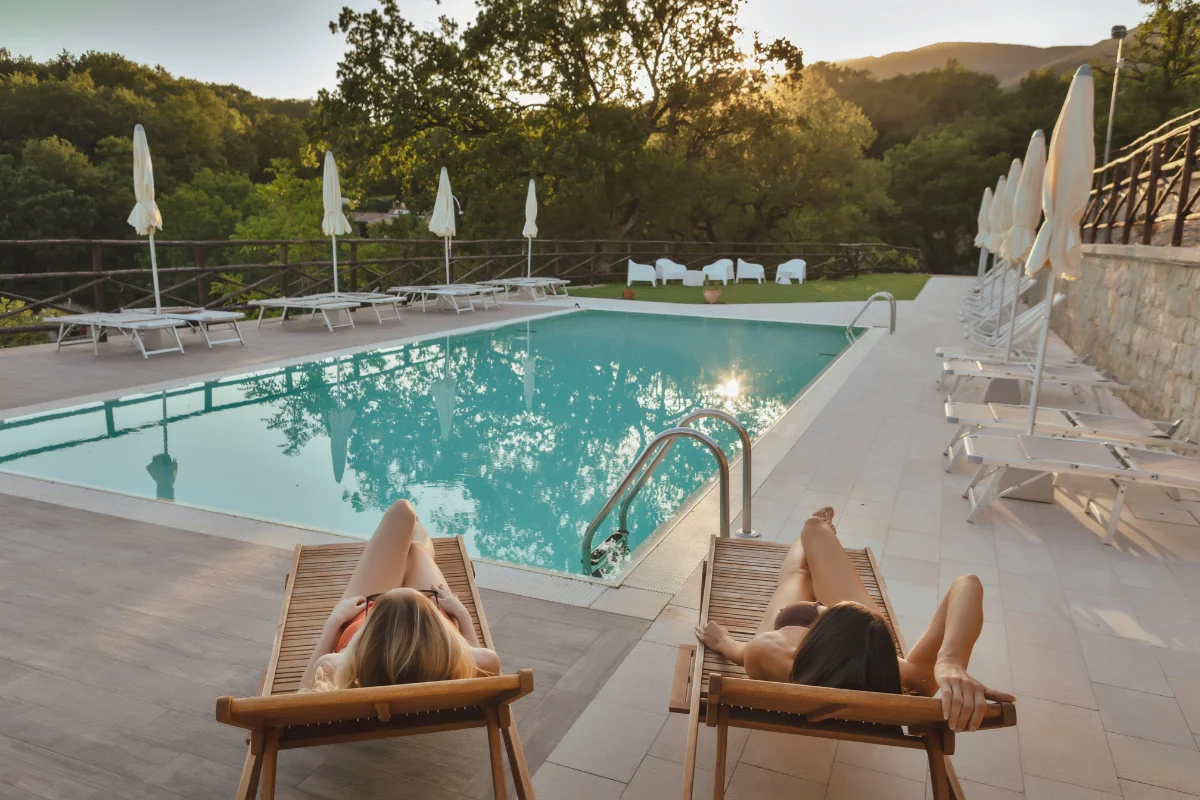 Piscina panoramica - Lettini riservati