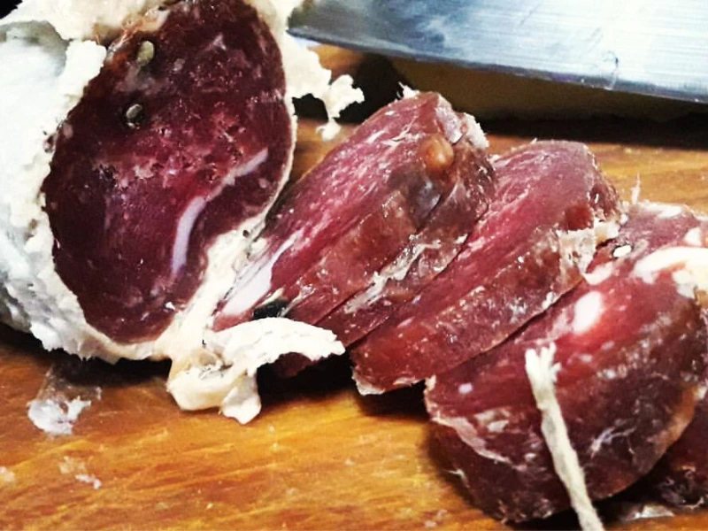 Salumi artigianali stagionati in azienda